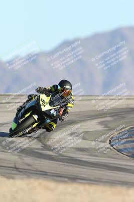 media/Dec-06-2025-CVMA (Sat) [[4a896cc04c]]/Race 9-500-400-350 Supersport/